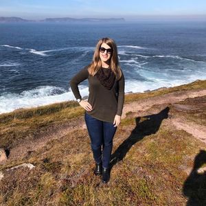 Meet your Posher, Monica